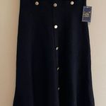 Lark + Grey Black A Photo 0