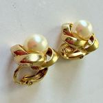 Vintage Dainty Gold Tone Faux Pearl Clip Photo 4