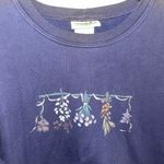Northern Reflections Vintage Flower Crewneck Photo 1