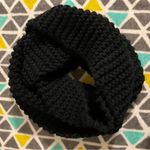 infinity Knit  scarf Photo 0