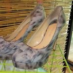 Gianni Bini  Beige Leopard Stitched Heels Sz 7.5 Photo 0