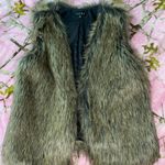 TCEC Fuzzy Vest  Photo 0