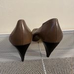 Jordache Brown vintage  leather kitten heeled pumps with pointed toe Photo 3