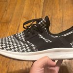 New Balance Houndstooth Black and White shoes  Photo 2