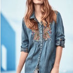 Tolani  Kristy Chambray Embroidered Shirt Long Sleeve Button Down Size L Photo 0