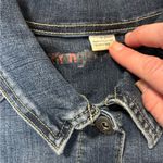 Wrangler  women’s denim jacket size large has stretch chest is 19 length is 23 Photo 3