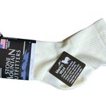 Stone Mountain Accessories Ivory women’s Socks size small. Photo 0