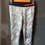 Nike  Pro Gray and Pink Leggings Dynamic Performance Wear Photo 0