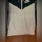 Nike  Raincoat w/ Zipper Pockets - Size Medium Photo 2