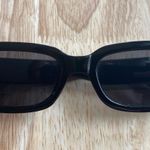 Trendy Sunglasses Black Photo 3