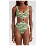 Montce Ky Cutout One Photo 1