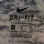 Nike  Dri Fit Women's Gray Tie Dye Sleeveless Cami Camisole Activewear Tank Top S Photo 2