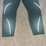 Lululemon Base Pace High-Rise Reflective Tight 25"
Smoked Spruce Green 10 Photo 4