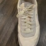 Nike Waffle Shoes Photo 3