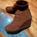Toms  Desert Suede Wedge Lace Up Shoes size 9.5 rust orange brown color Photo 0