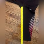 Nike Women’s Power Epic Run Cropped Tight Fit Leggings
Size: Medium Photo 4