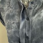 Vera Wang Women's Simply  Shirred Neck Blouse. Blue Tie Dye. Button. Soft. Sz: S Photo 10