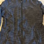 Lululemon Women’s Black and Gray Zip-Up Jacket/Sweatshirt - Size 6 Photo 2
