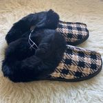 LC Lauren Conrad Women’s Faux Fur Clog Sleepers Photo 2