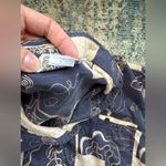 Vintage K Arnold book floral print short sleeve silk blouse, size medium Blue Photo 8