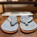 Vera Bradley  Blue Floral flip flops sandals‎ size S Photo 3