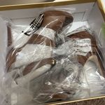 Michael Kors Brand New Berkeley Luggage Brown Heel Shoes Women’s Size 7.5 Photo 1