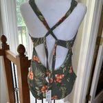 Cupshe  Floral Green Teopical One Piece Swimsuit slimming ruched adjustable Photo 3