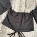 Pretty Little Thing black crop longsleeve Photo 1