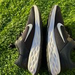 Nike  Women’s DC3729-003 Black Running Shoes Photo 3