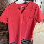 FIGS Scrub Top Photo 1