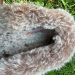 Skechers Cali Memory Foam, Beige w/ Faux Fur Trim, Women's Size 6.5 Photo 2