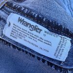 Wrangler Blues Denim Jean Shorts Women's Size 12 High Waist Classic Hem Blue Photo 4