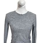 Athleta  Pacifica Heather Gray Long Sleeve Top Ruched Women’s Size XS Thumbholes Photo 2