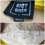 Riot Queen  LARGE Y2K Womens Yellow Super Grunge Mallgoth Crop Top Tee Crew Neck Photo 4