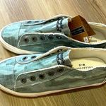 Simply Southern  Vintage Loafers Light blue Camo Slip on Womens size 6 NWT Photo 2
