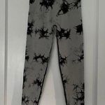 Trendy Black and Gray Tie Photo 0