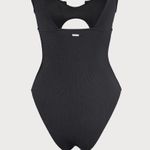 Berlook Black Cutout One Photo 6