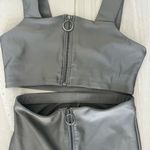 Alo Yoga  Gray Leggings and sports bra Photo 1