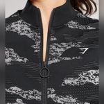 Gymshark NWOT  Adapt Camo Seamless Track Jacket Black Light Gray Size Small Photo 2