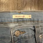 Levi's ' Women's Denim Jean Shorts Size 31 Mid Length Zip Fly Cuffed Light Wash Photo 2