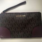 Michael Kors Wristlet Photo 0