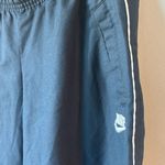 Nike VTG straight leg wind pant in women’s small (4-6) pants are EUC w/o string Photo 6