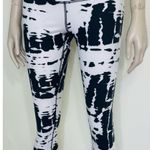 Alo Yoga Capri Airbrush Leggings Photo 7