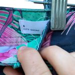 Gap  City Shorts women's size 4 colorful floral Photo 2