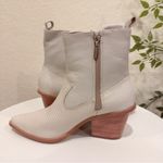 Kaanas Hague Cowboy Leather Bootie in Ivory NWOT Size 6M White Photo 7
