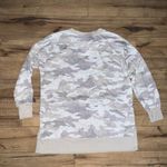 Old Navy camo crewneck Photo 4