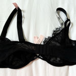Victoria's Secret Black Lace Bra with Elegant Detailing Photo 0