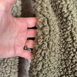 Thread and Supply Elm Pullover, Olive and Cream Fleece, Size Large Green Photo 3