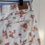 American Eagle  White Floral Denim Mom Shorts Women’s Size 4 100% Cotton Photo 9