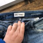 DL1961  Mara Instasculpt Straight Ankle Jeans Destroyed Raw Fringe Hem Photo 8